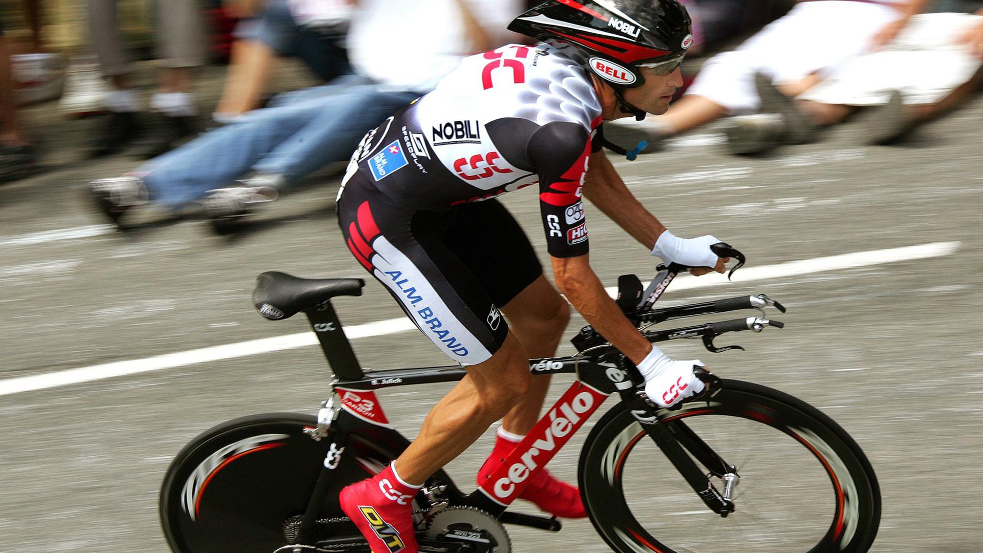 鹈鹕鏖战新疆队,利拉德完成自我救赎